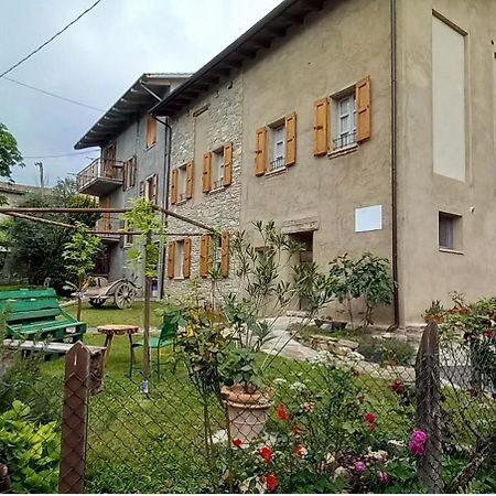 Hotel La Casa Di Lillia à Castelnovo ne' Monti Extérieur photo